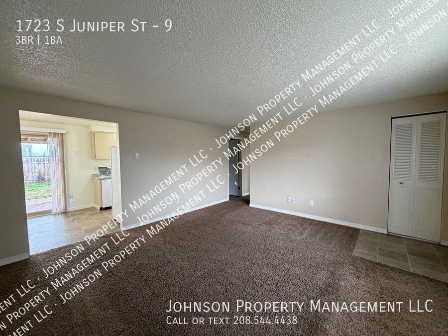 1723 S Juniper St #9 - Photo 7 of 15