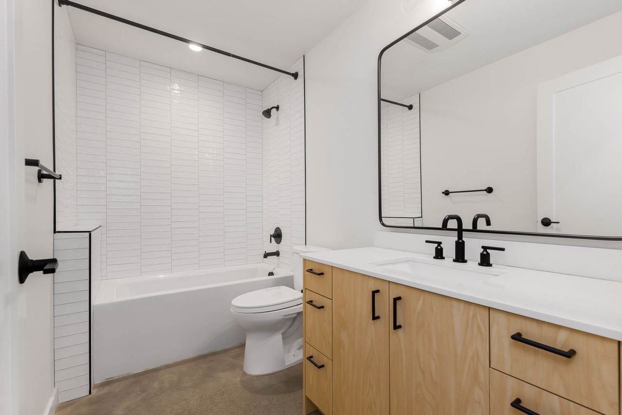 2123 2nd Ave N - Photo 4 of 19