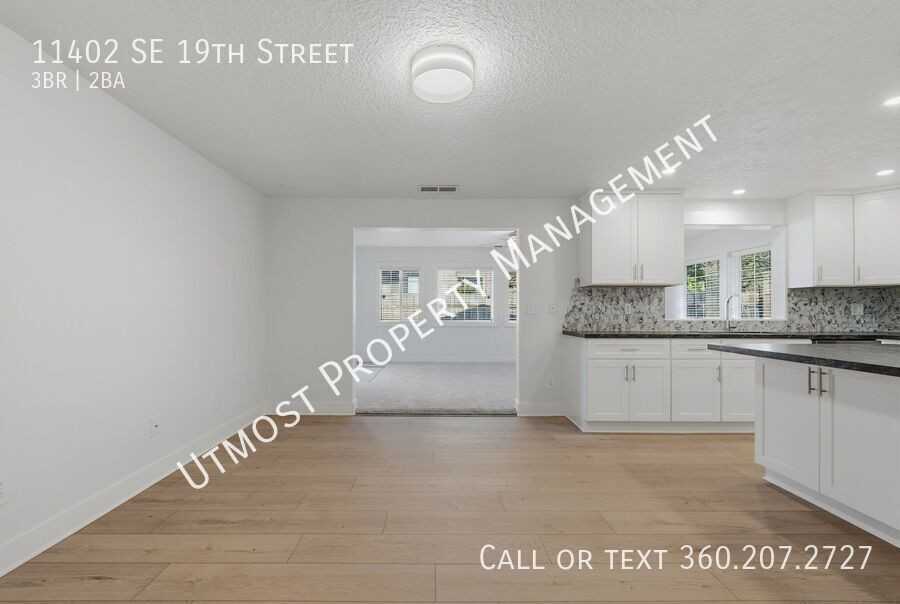 11402 Se 19th St - Photo 3 of 14