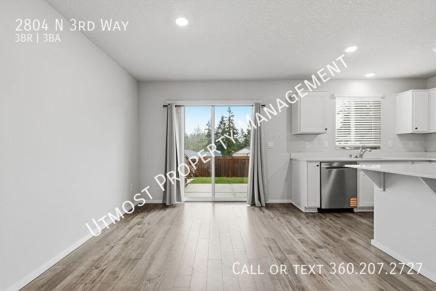 2804 N 3rd Way - Photo 4 of 11