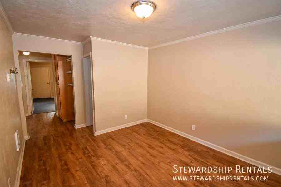 1827 Harris St #302M - Photo 2 of 10