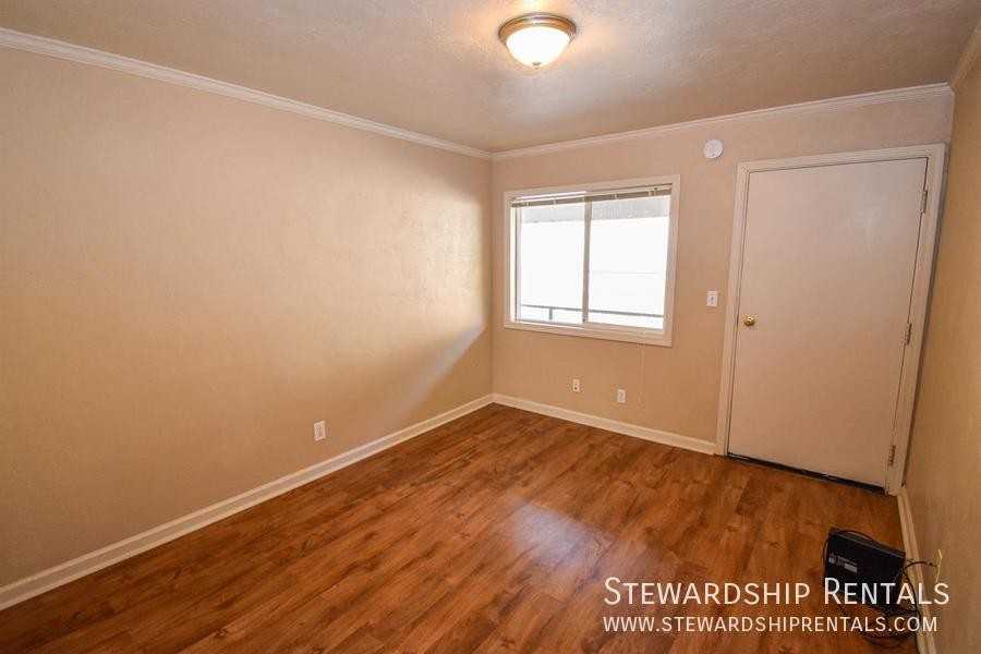 1827 Harris St #302M - Photo 3 of 10