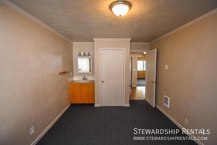 1827 Harris St #302M - Photo 6 of 10