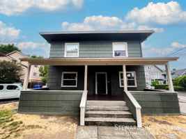 featured image of 1543 Ferry St #A