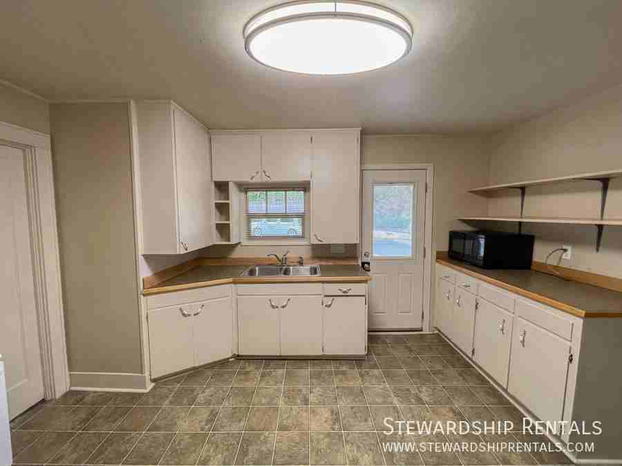 1697 Orchard St - Photo 5 of 23