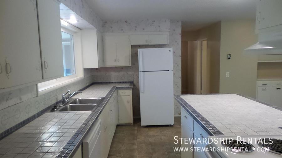 1275 E 30th Ave - Photo 4 of 16