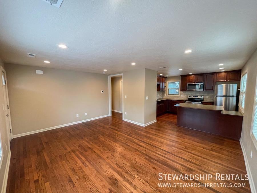 555 E 18th Ave - Photo 3 of 15