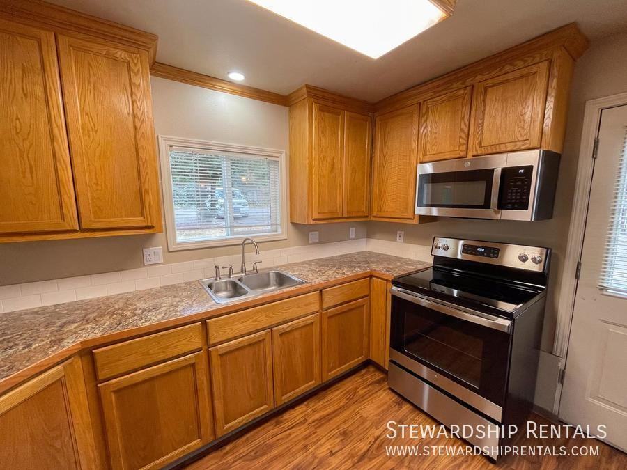 1472 E 19th Ave - Photo 7 of 25