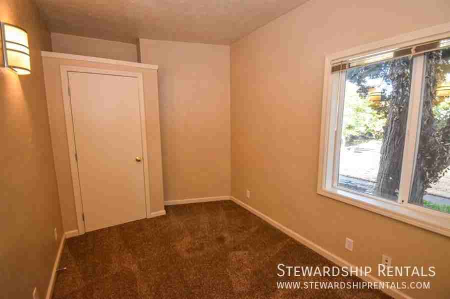 1825 Harris St #3 - Photo 7 of 17