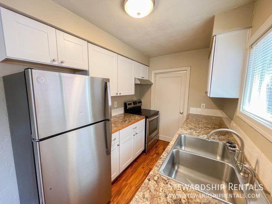 1376 W 6th Ave #C - Photo 6 of 20