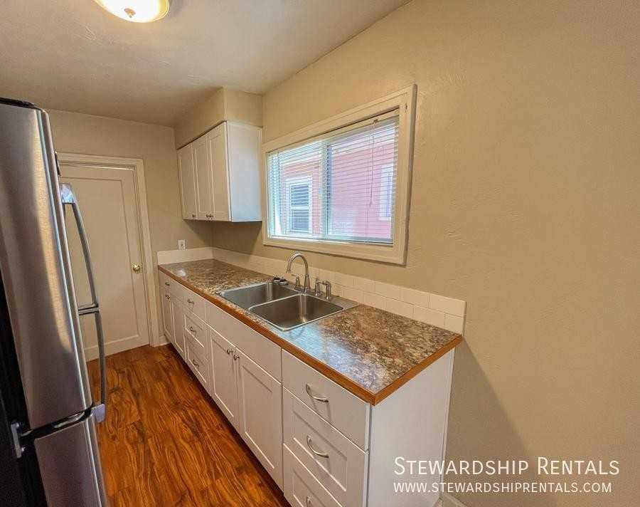 1376 W 6th Ave #C - Photo 7 of 20