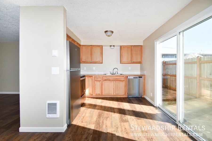 1162 Grant Aly - Photo 6 of 17