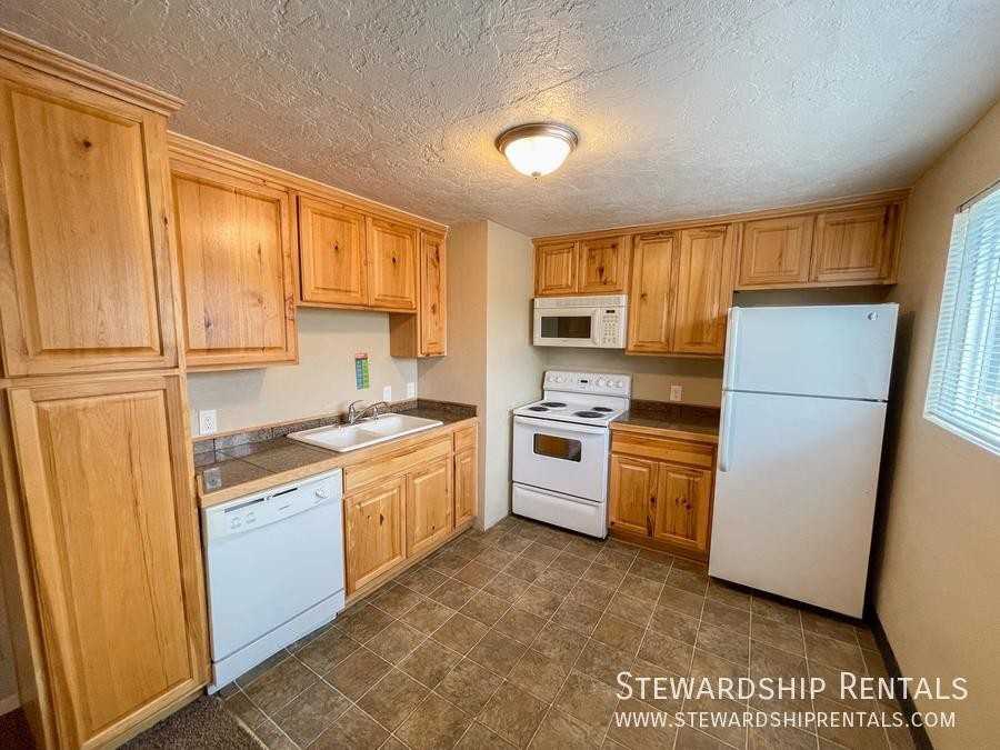 1458 E 19th Ave - Photo 6 of 14