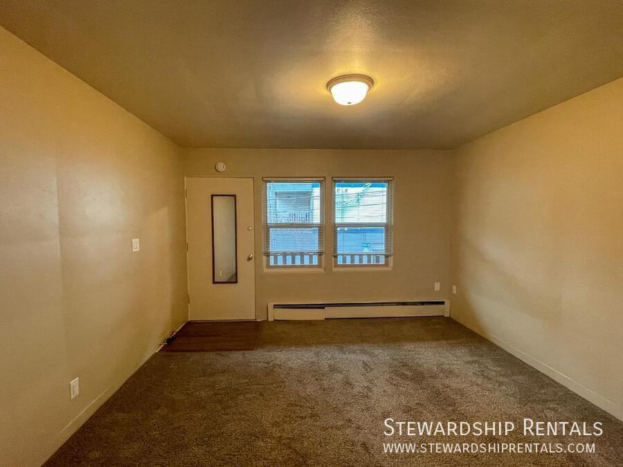 942 E 18th Ave #8 - Photo 5 of 11