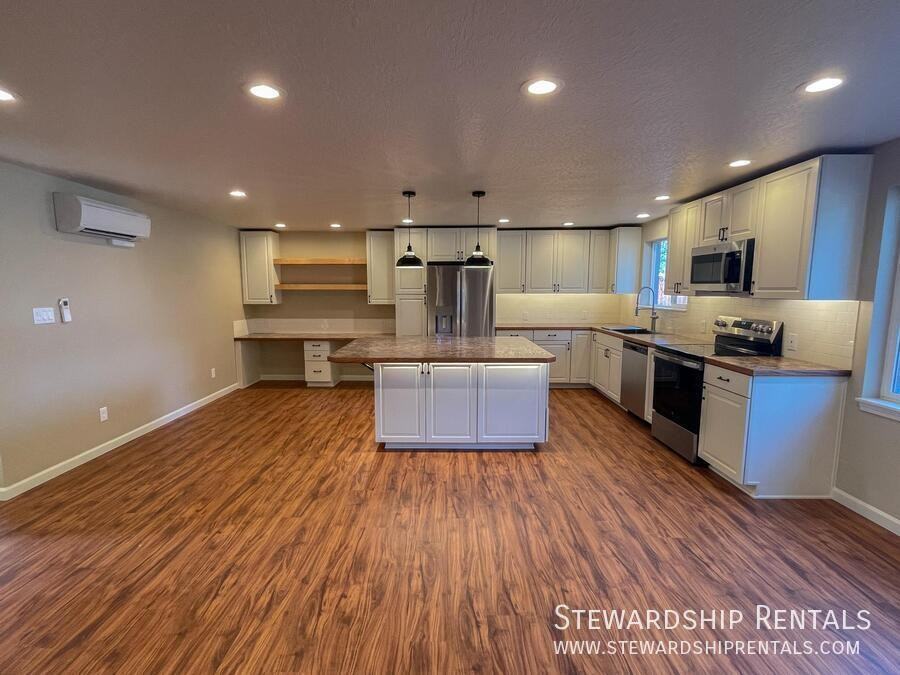 1020 E 18th Ave #1 - Photo 4 of 20