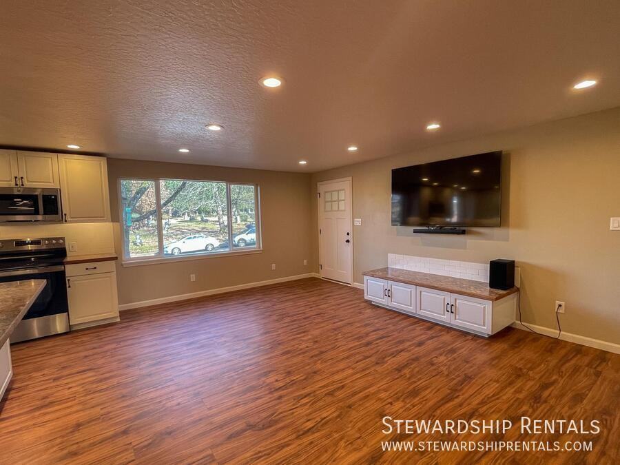 1020 E 18th Ave #1 - Photo 6 of 20