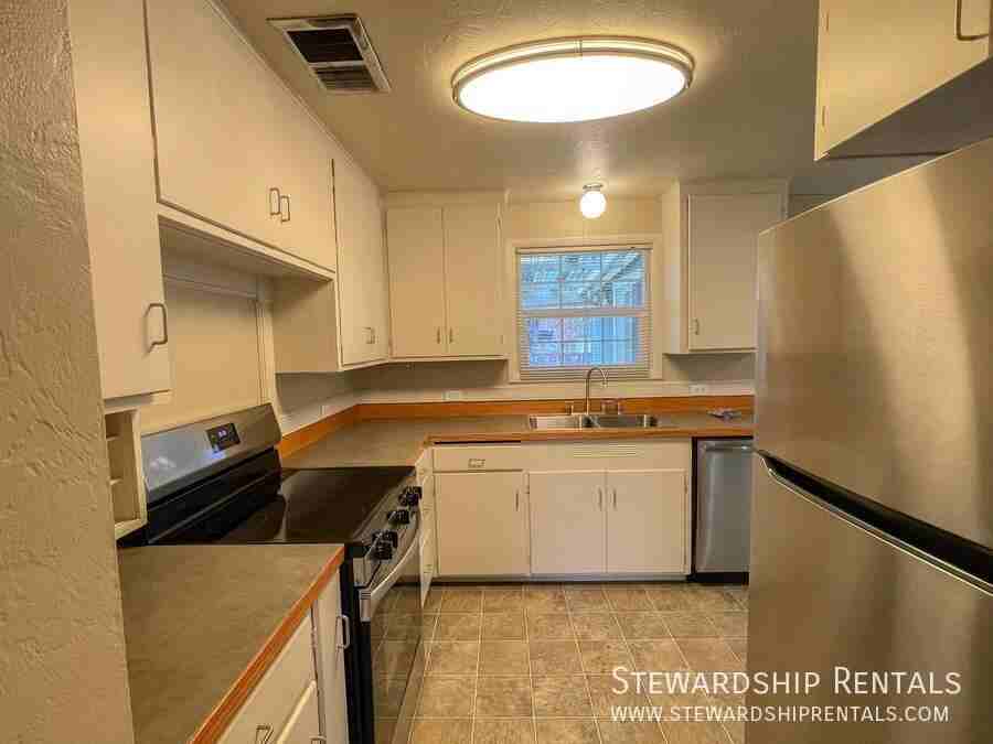 2960 Alder St - Photo 7 of 28