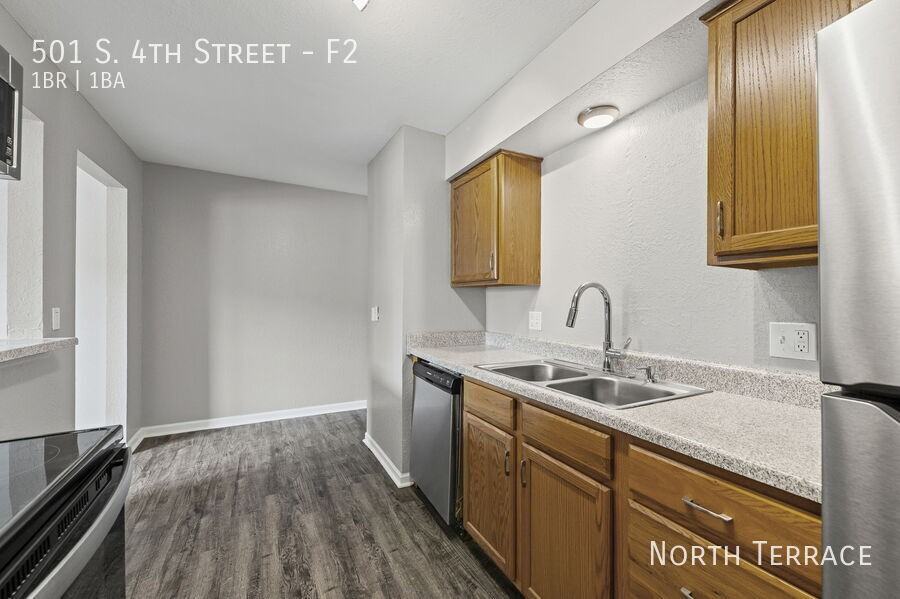 501 S 4th St #F2 - Photo 2 of 39