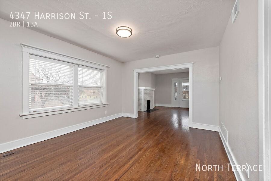 4347 Harrison St #1S - Photo 7 of 19