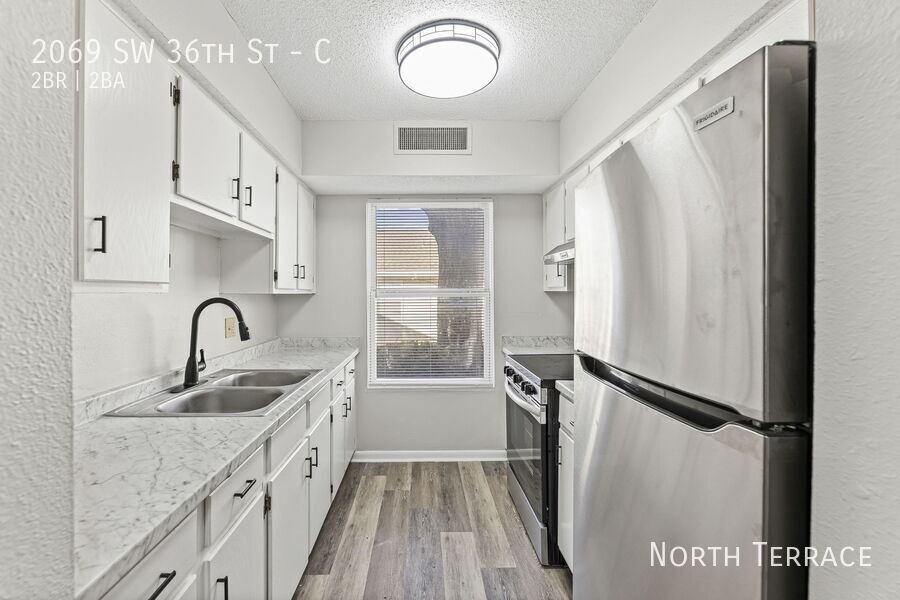 2069 Sw 36th St #C - Photo 2 of 28