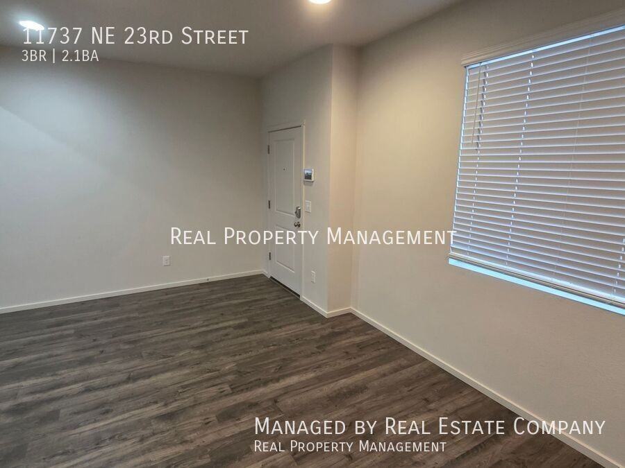 11737 Ne 23rd St - Photo 2 of 26
