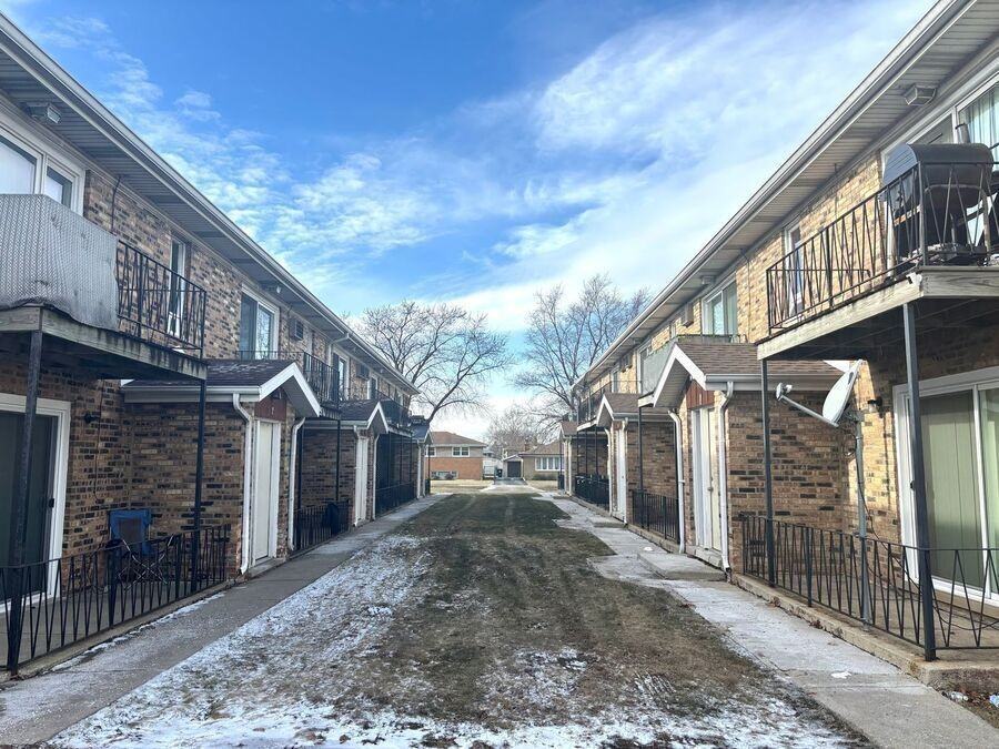 7724 S Harlem Ave #2E