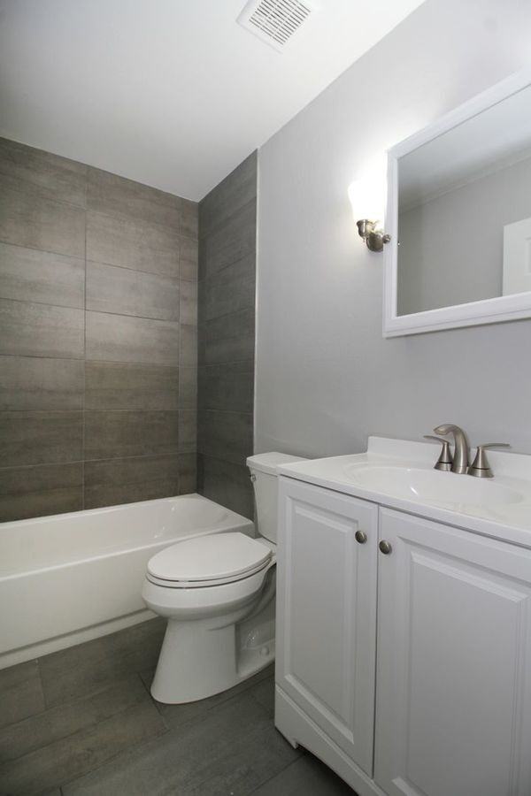 1409 Chicago St #2 - Photo 5 of 15