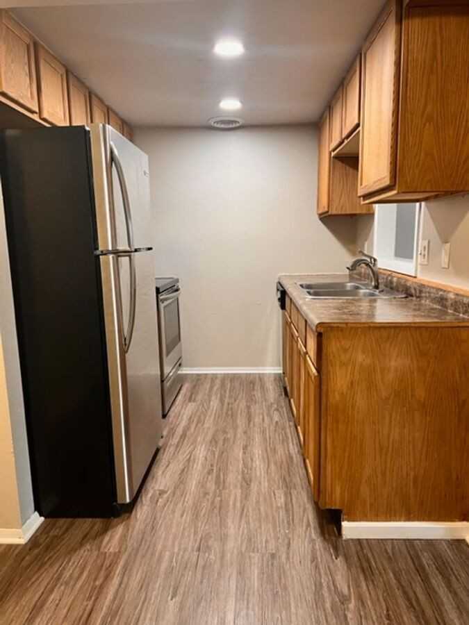 1147 Abbey Ln #B6 - Photo 2 of 8