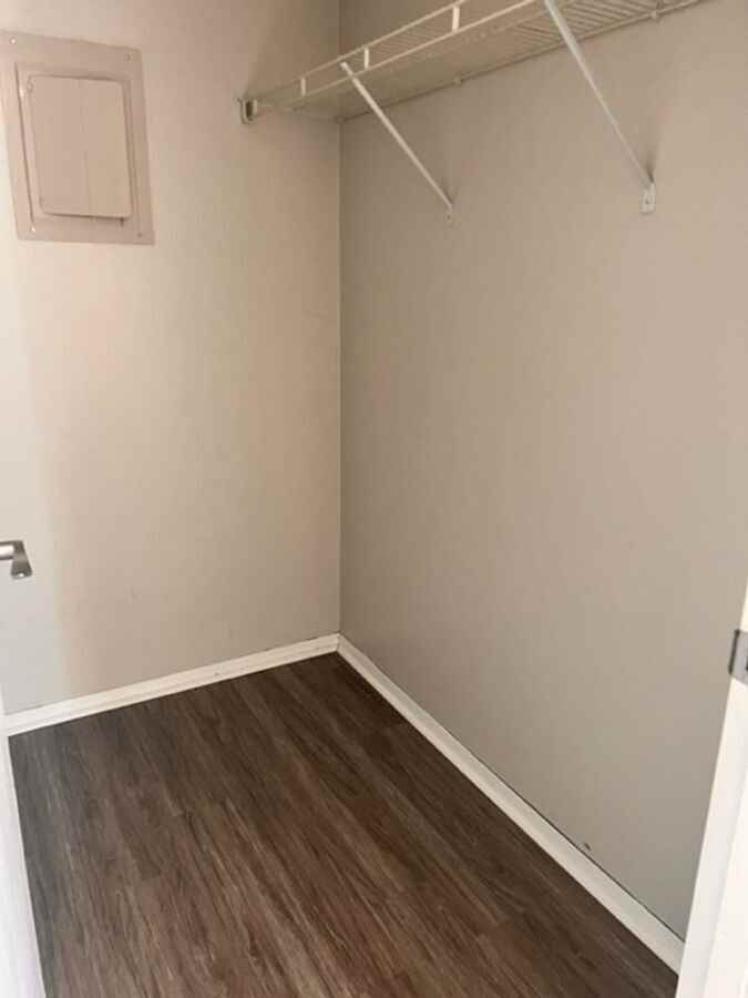 1147 Abbey Ln #B6 - Photo 3 of 8