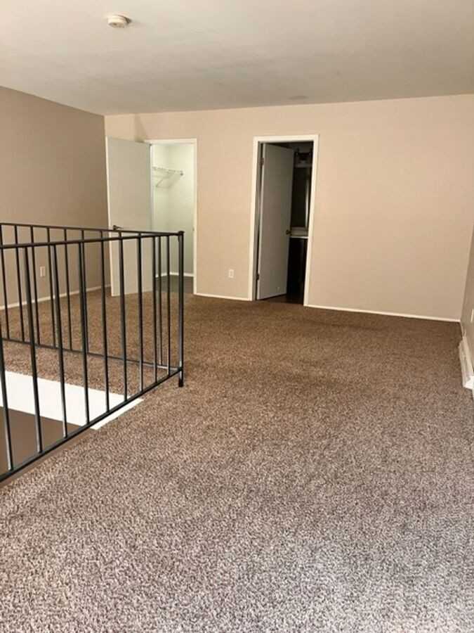 1147 Abbey Ln #B6 - Photo 5 of 8