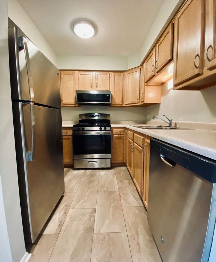 158 Walton St #1D - Photo 3 of 12