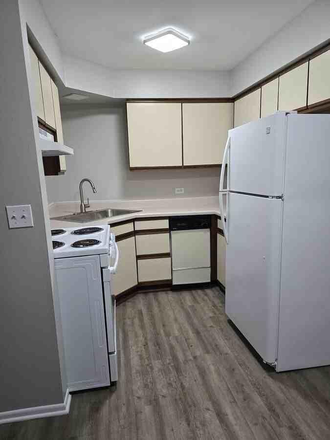 607 S Main St #607-206 - Photo 2 of 10