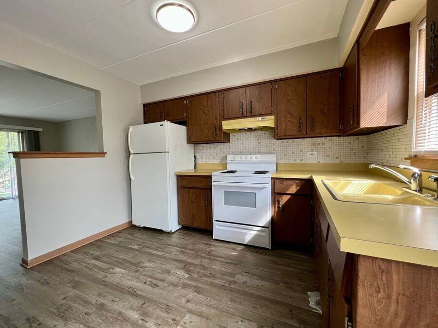 8021 W 30th St #2E - Photo 2 of 9