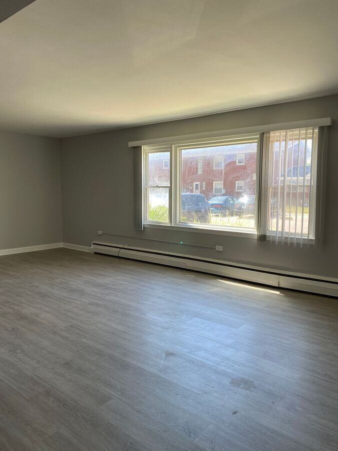 5800 107th St #7 - Photo 3 of 9