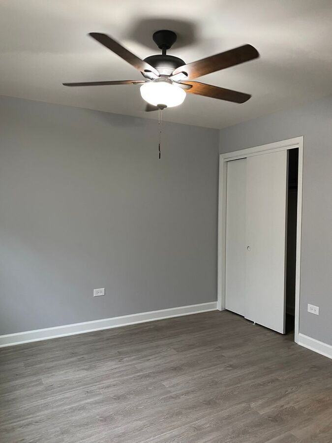 5800 107th St #7 - Photo 6 of 9