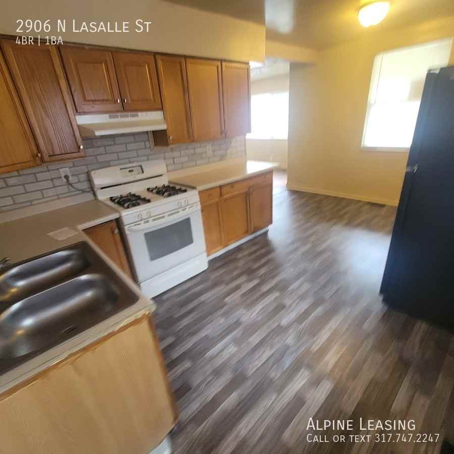 2906 N Lasalle St - Photo 2 of 6