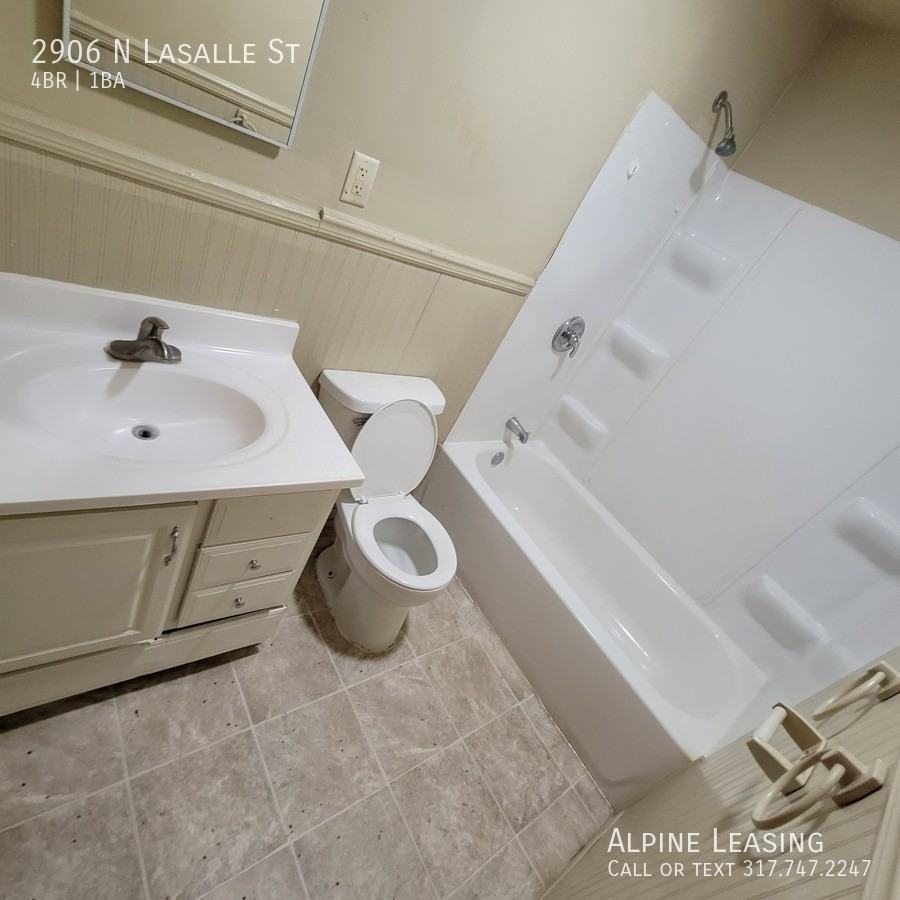 2906 N Lasalle St - Photo 5 of 6