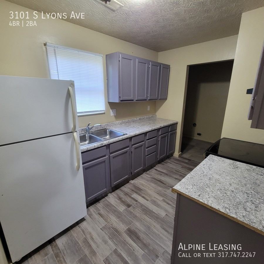 3101 S Lyons Ave - Photo 3 of 5