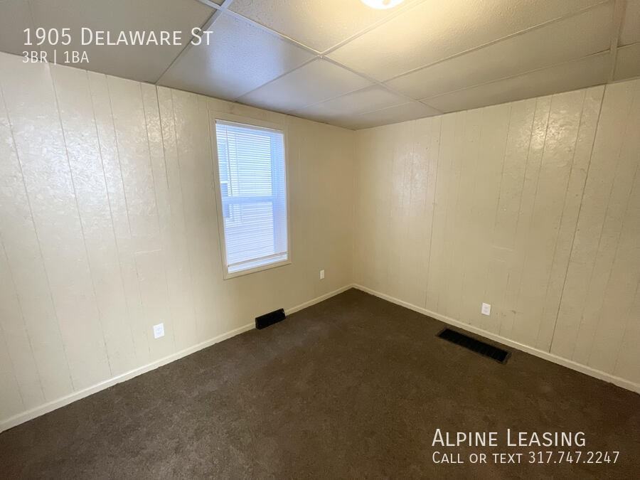 1905 S Delaware St - Photo 2 of 9