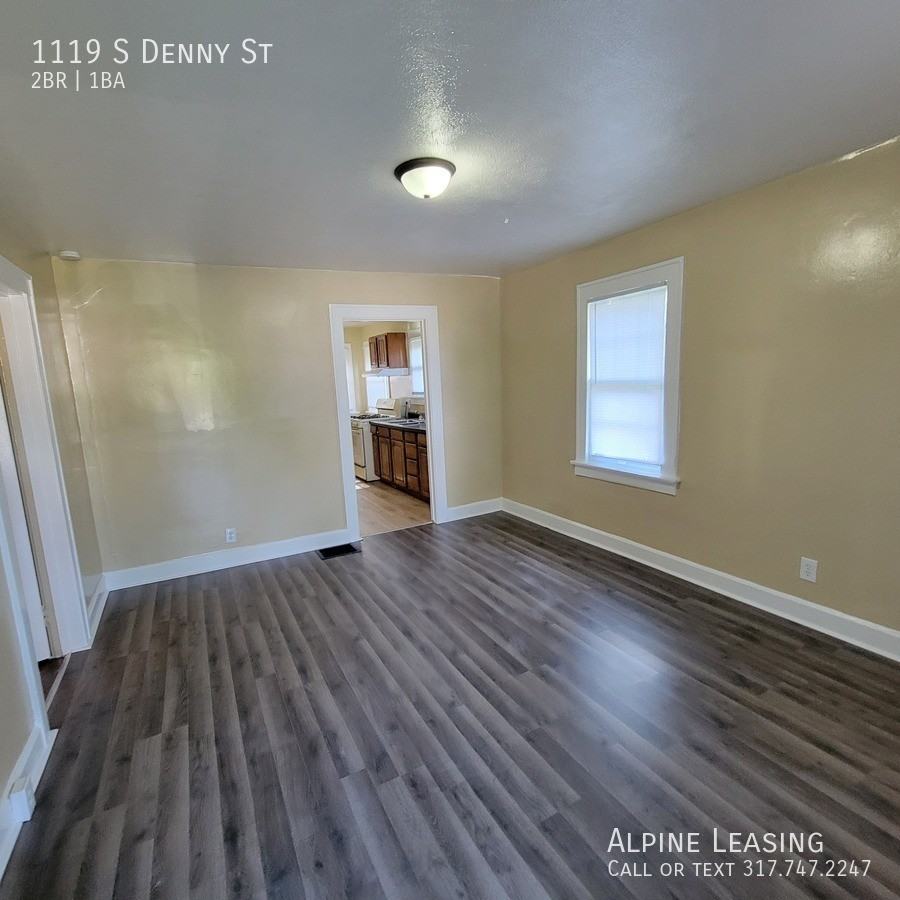 1119 S Denny St - Photo 2 of 7