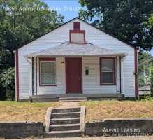 featured image of 2866 N Dearborn St