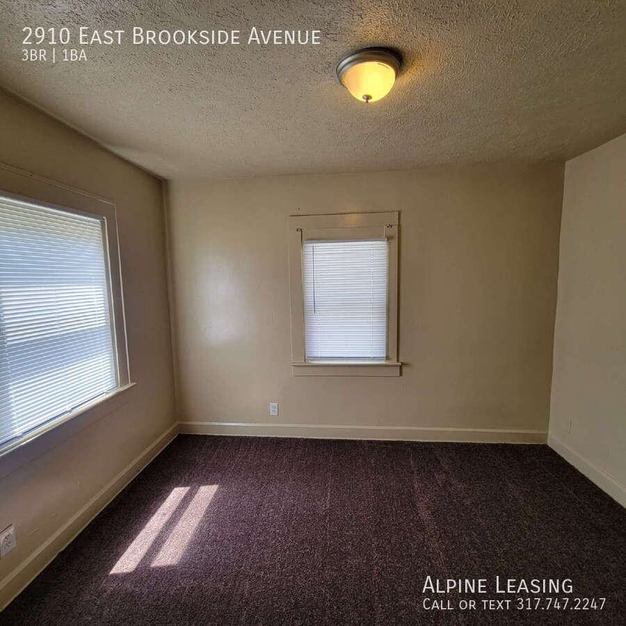 2910 Brookside Ave - Photo 2 of 7