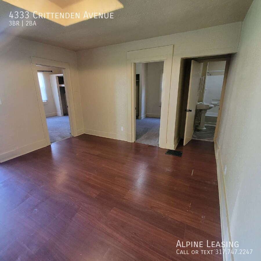 4333 Crittenden Ave - Photo 5 of 6