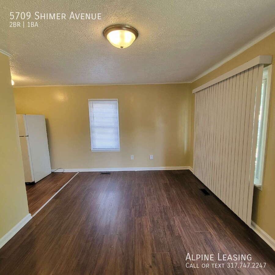 5709 Shimer Ave - Photo 2 of 7