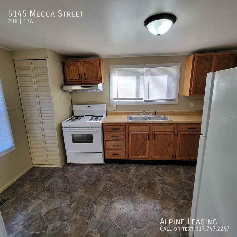 5145 Mecca St - Photo 6 of 6