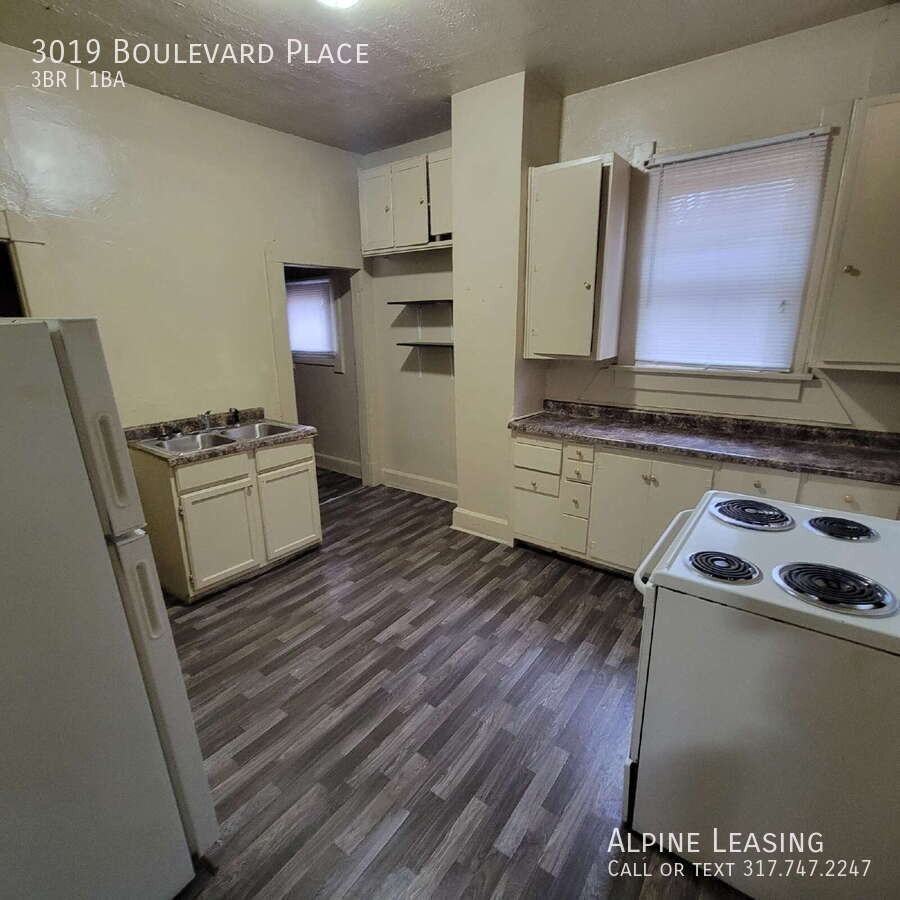 3019 Boulevard Pl - Photo 7 of 8