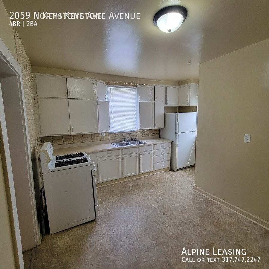 2059 N Keystone Ave - Photo 2 of 8
