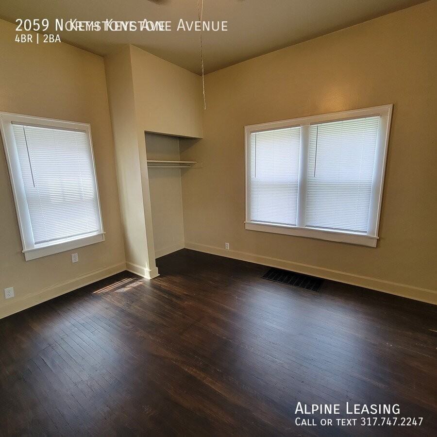 2059 N Keystone Ave - Photo 3 of 8