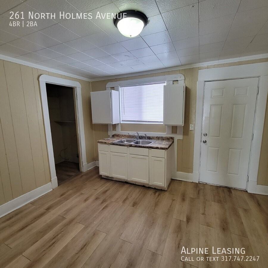 261 N Holmes Ave - Photo 2 of 6