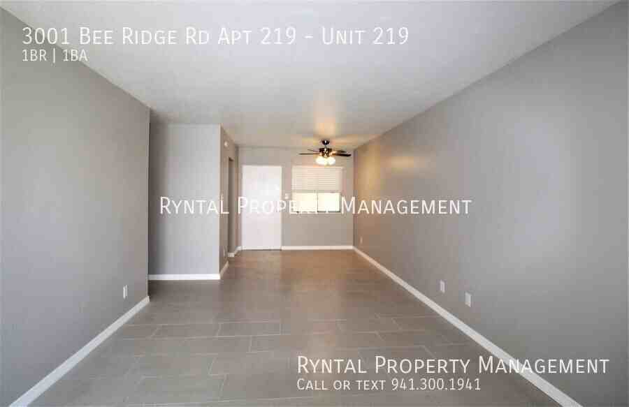 3001 Bee Ridge Rd Apt 219 #219 - Photo 4 of 19